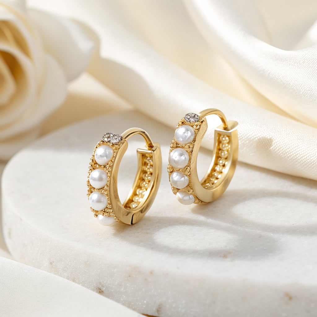pearl huggie earrings - Norfloor