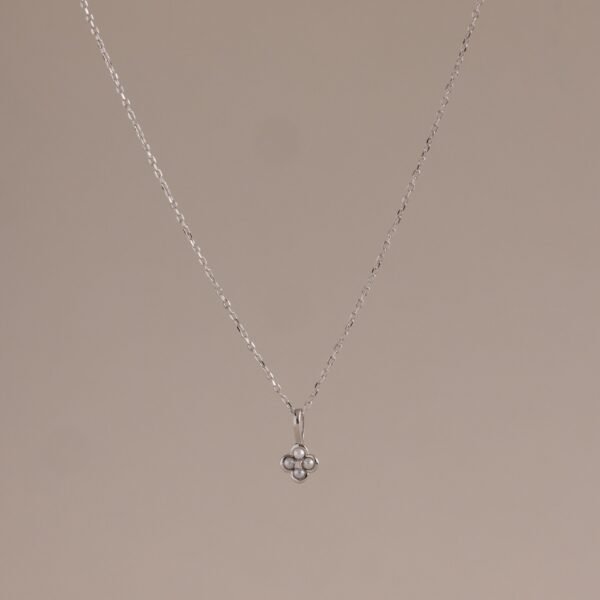 Round Pearl Blossom Necklace - Norfloor