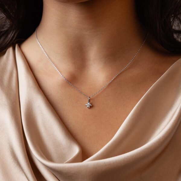 Round Pearl Blossom Necklace - Norfloor