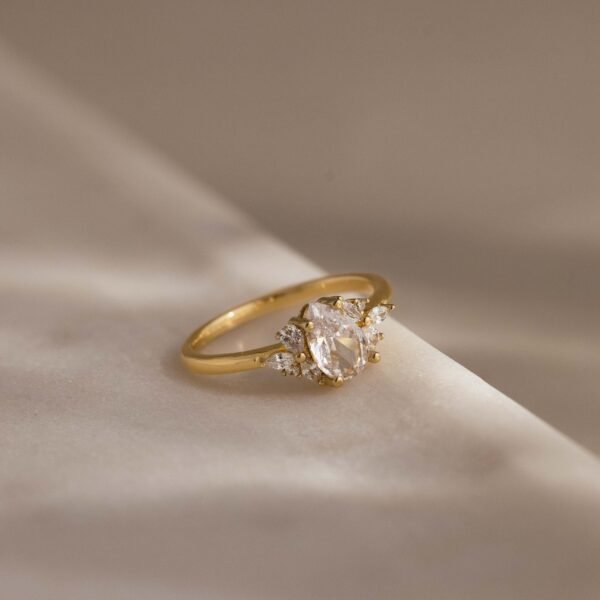 Crystal Petal Ring - Norfloor